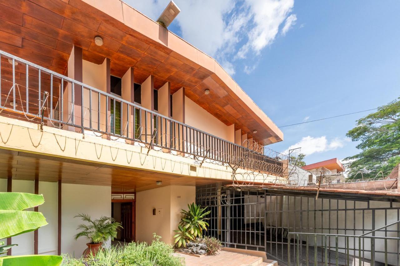 סאן סלבדור Volcano Hostal Y Restaurante מראה חיצוני תמונה