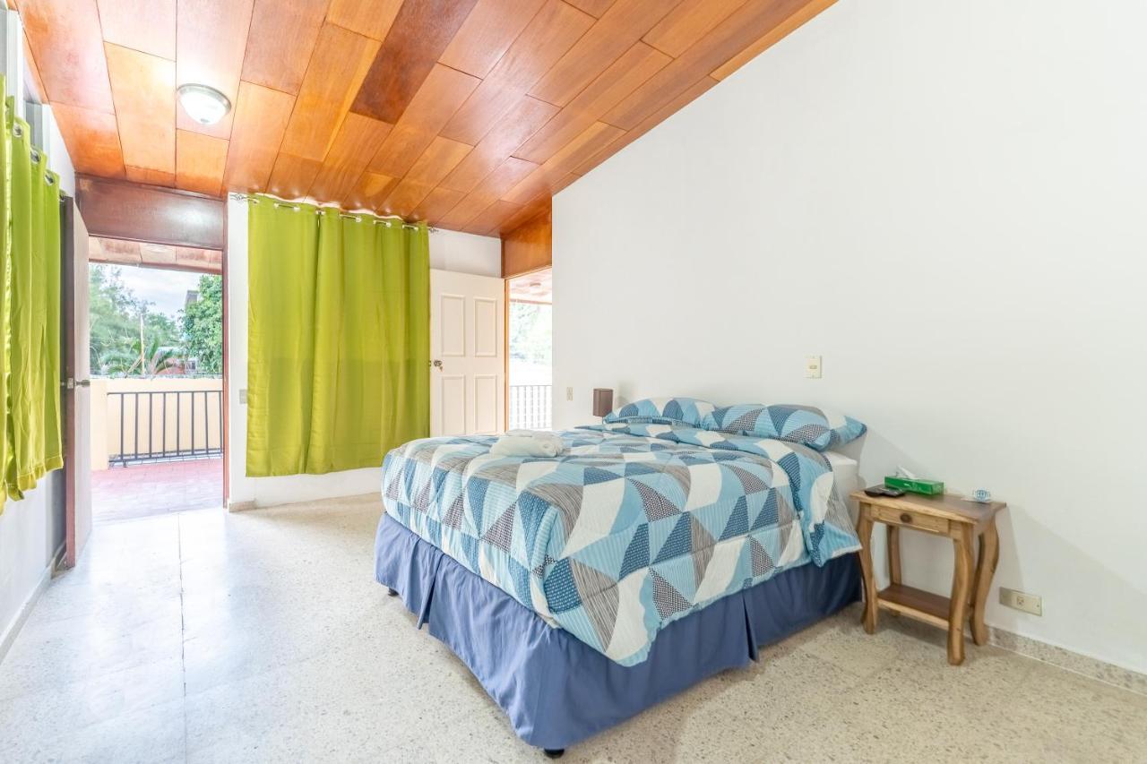 סאן סלבדור Volcano Hostal Y Restaurante מראה חיצוני תמונה
