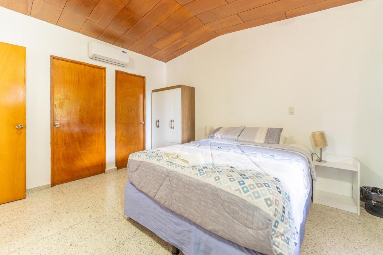 סאן סלבדור Volcano Hostal Y Restaurante מראה חיצוני תמונה