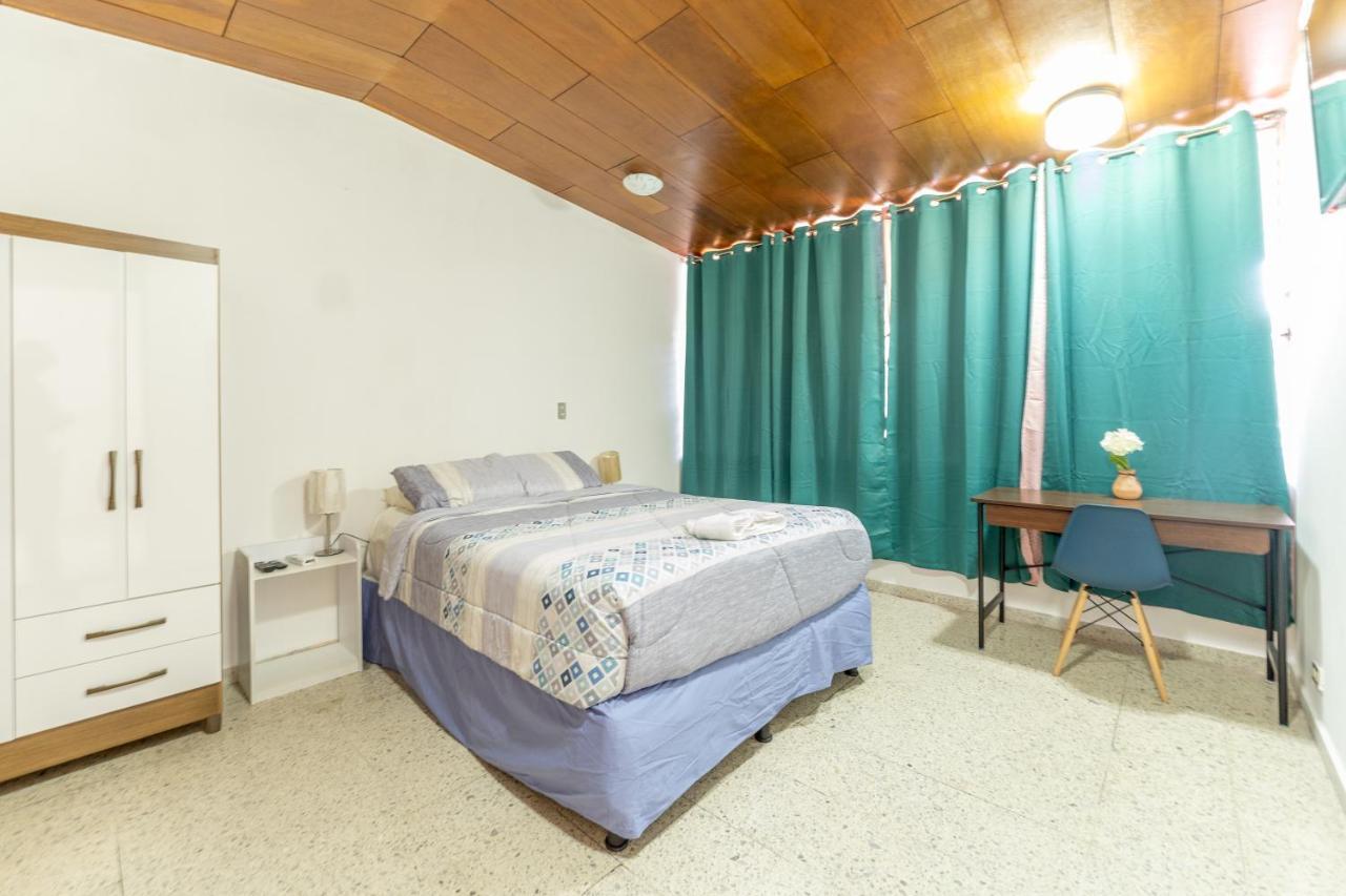 סאן סלבדור Volcano Hostal Y Restaurante מראה חיצוני תמונה