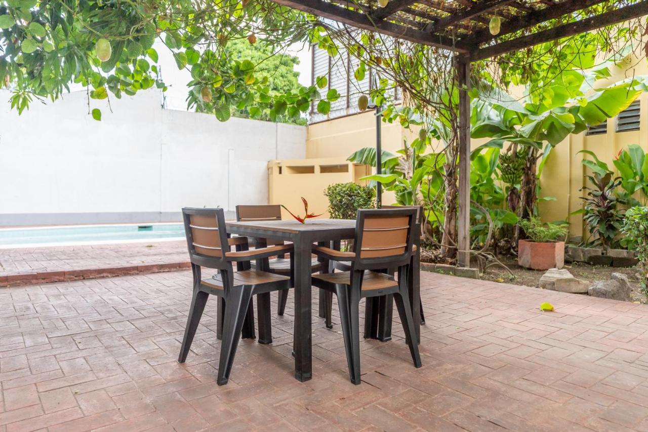 סאן סלבדור Volcano Hostal Y Restaurante מראה חיצוני תמונה