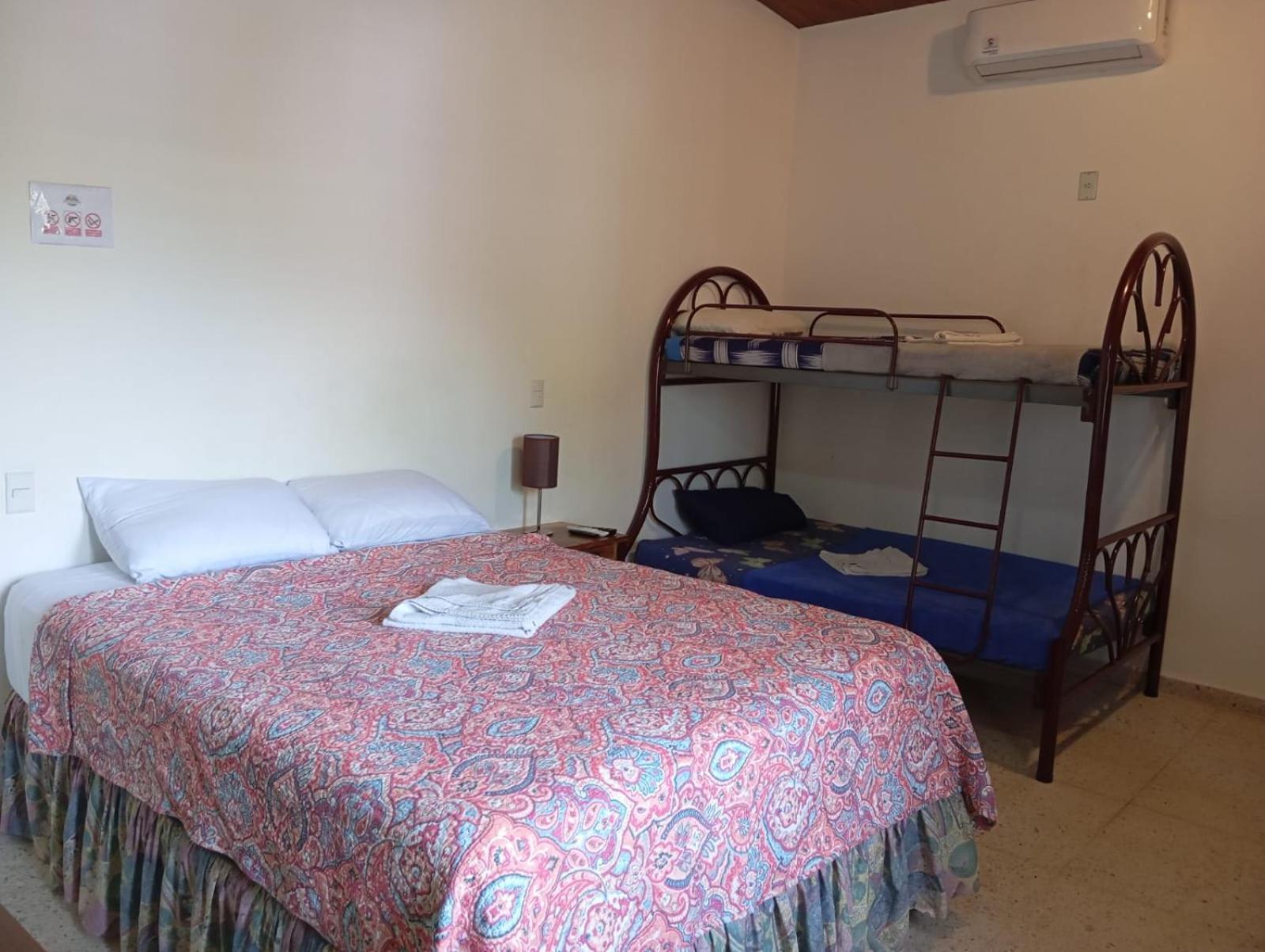 סאן סלבדור Volcano Hostal Y Restaurante מראה חיצוני תמונה
