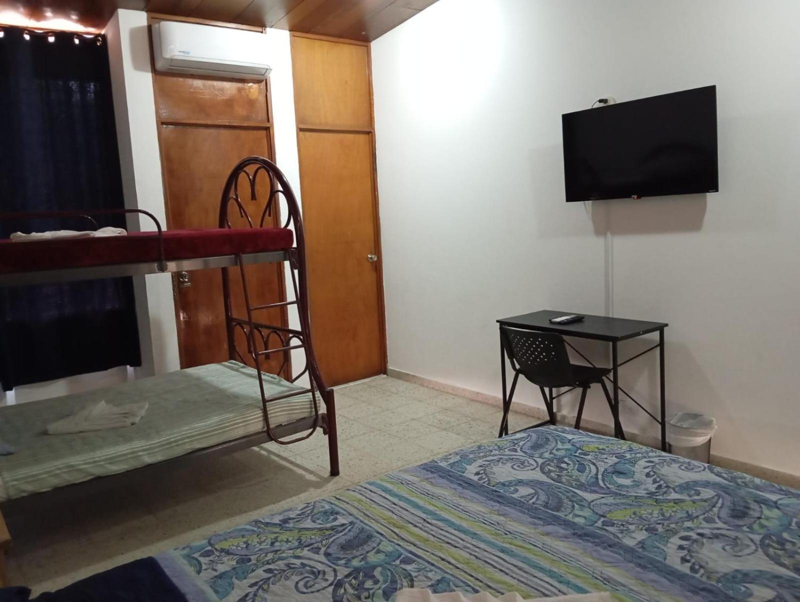 סאן סלבדור Volcano Hostal Y Restaurante מראה חיצוני תמונה